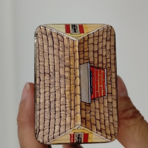 Nestle Tollhouse Metal Tin Container House Red Door Welcome Guest Tiny Can - Picture 8 of 9